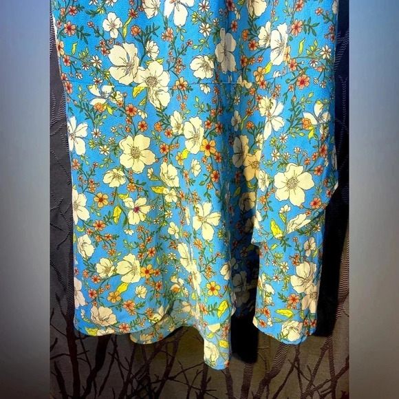 Monteau Los Angeles - Beautifully Vibrant Blue Floral Medium Dress 🦋🌼 - Picture 15 of 15